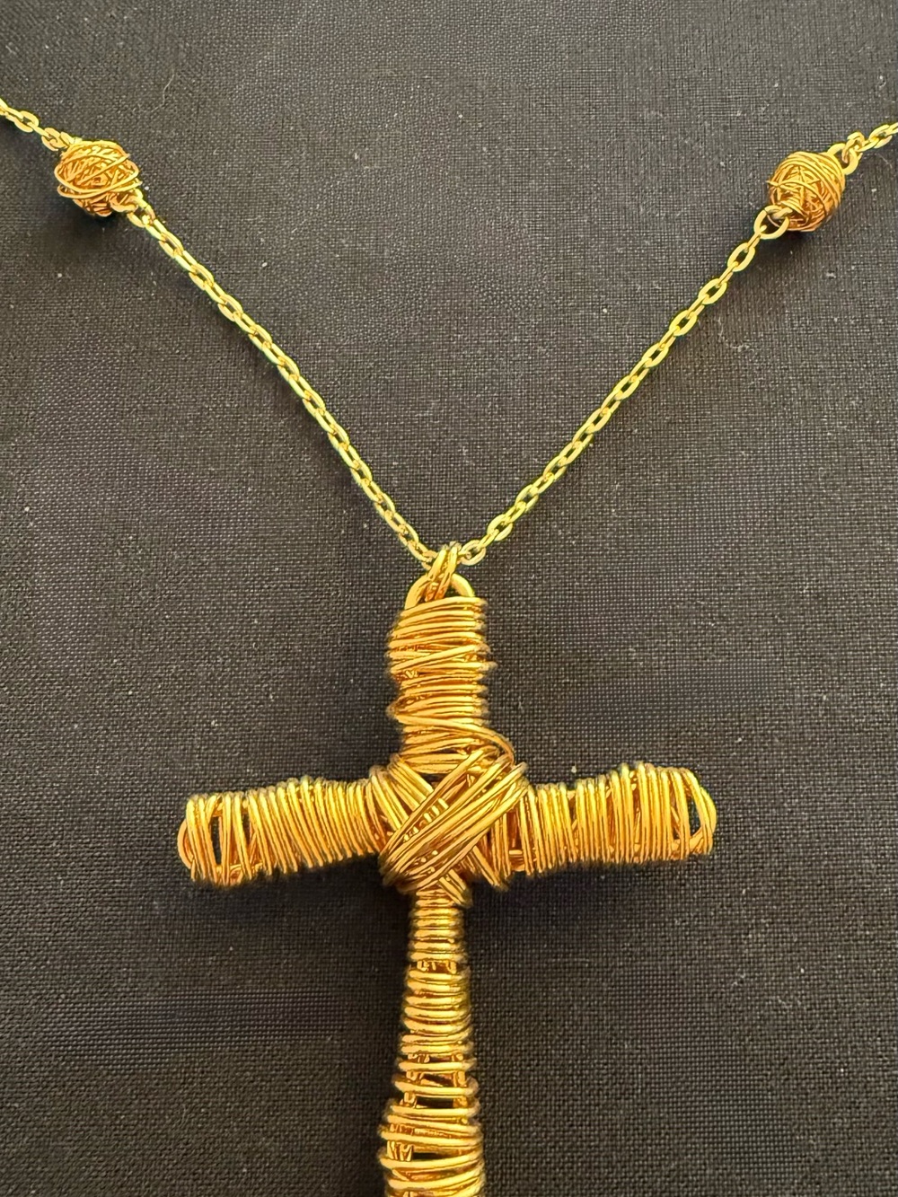 MONET GOLDTONE WIRE CROSS PENDANT NECKLACE